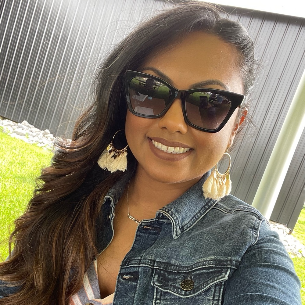 Meet your Posher, Alexandria